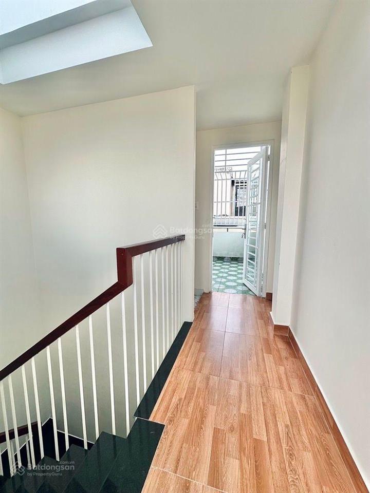 5 tầng  sau căn mặt tiền hoàng văn thụ  giá hơn 8 tỷ