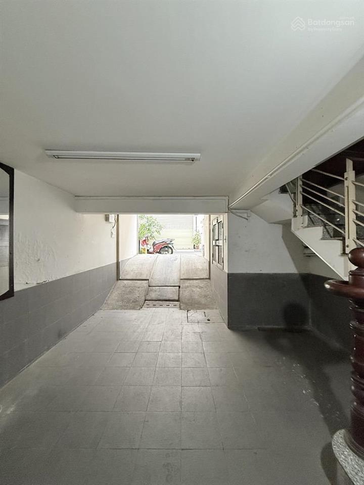 Mặt tiền hoa lan  khu vip phú nhuận  5 tầng hầm ô tô  chỉ hơn 15 tỷ