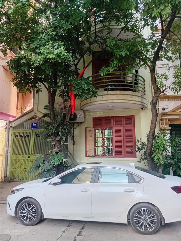 Cần bán gấp nhà ngọc khánh ba đình, hà nội, 74m2 mặt tiền 7,5m ô tô đỗ cửa