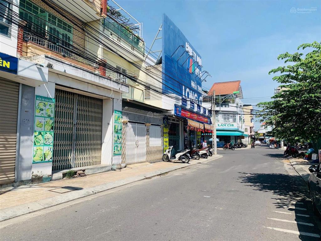 Bán nhà mặt phố đường hoàng sa cạnh chợ bình tân 50m đi bộ tắm biển 1,2km tại nha trang