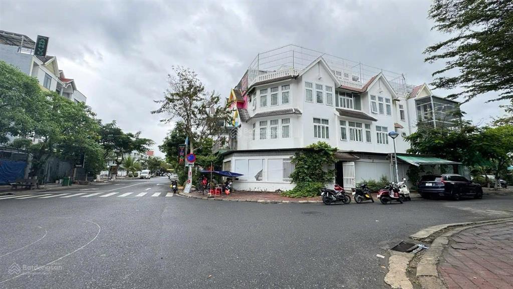 Bán nhà góc 2 mặt tiền cạnh viên gần biển nha trang mặt tiền kinh doanh hạ tầng đẹp bài bản