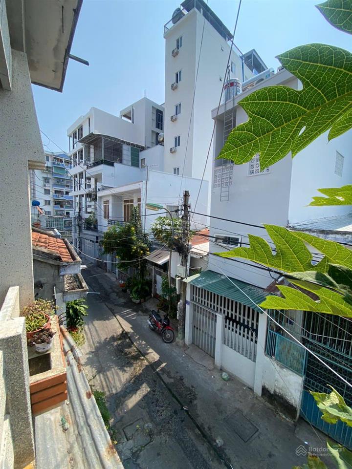 Bán nhà gần biển hòn chồng đường ô tô giá rẻ có sổ hồng hướng đông nam đi bộ tắm biển 10 phút