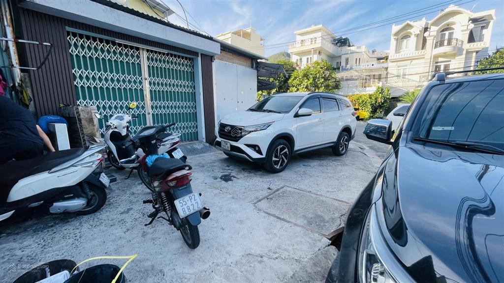 Bán nhà góc 2 mặt tiền gần biển nha trang khu hòn sện vĩnh hòa