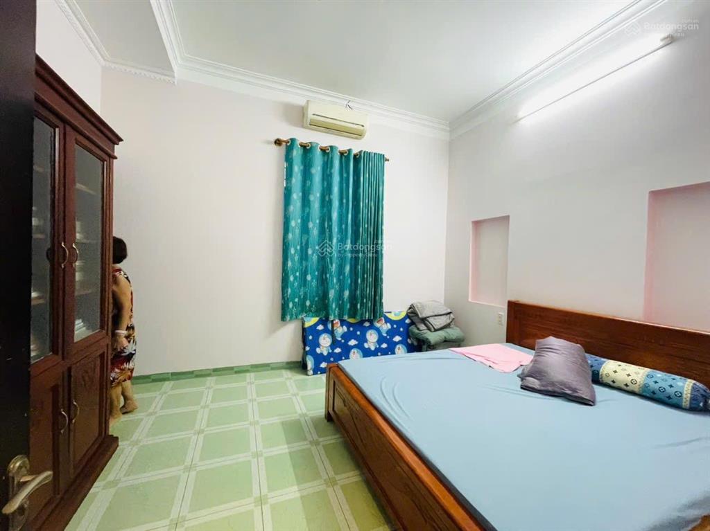 Bán nhà mặt tiền phó đức chính nha trang đi bộ ra biển 200m ngang 6,91m hướng đông