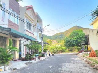 Bán nhà đẹp mặt tiền 6m nhà 4 lầu hòn sện gần biển nha trang giá rẻ đường kinh doanh