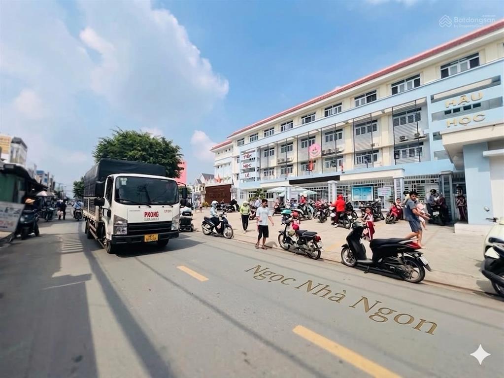 Bán nhà 2 tầng ngang lớn 5x25m hẻm xe hơi thông  giá tốt 6tỷx tân hoà đông giáp q6 sổ vuông, hcđ