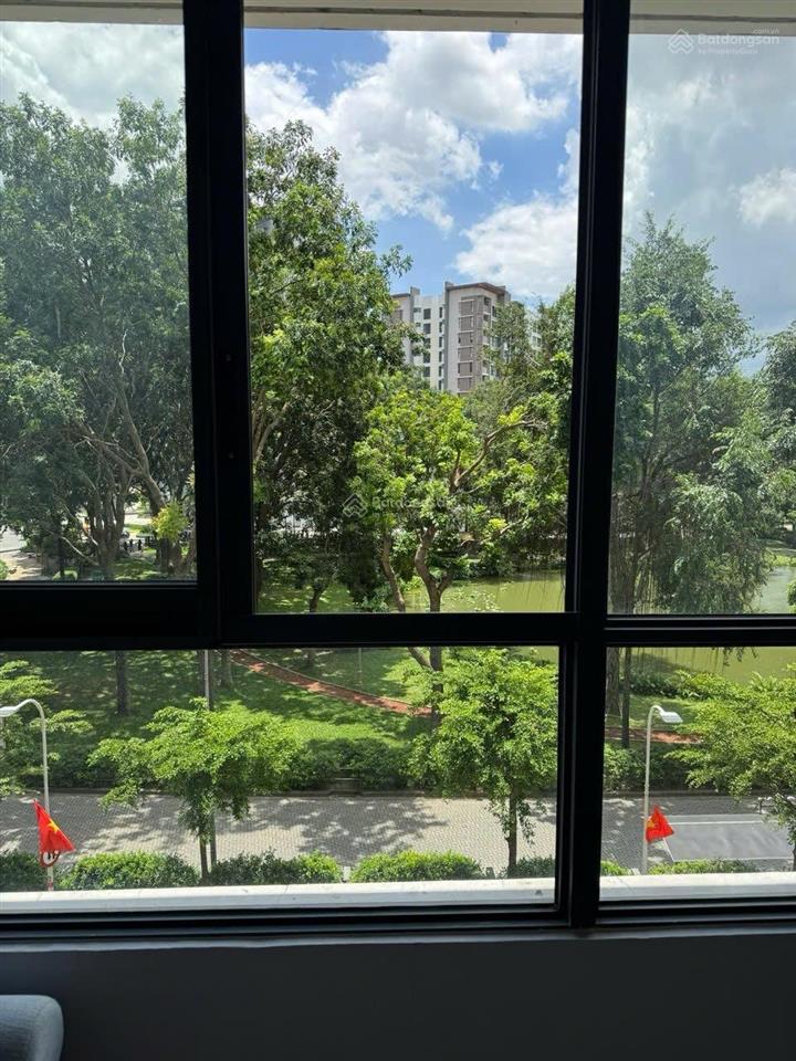 Chính chủ cho thuê căn 1pn 53m2 view đẹp ngay cổng chính. full nội thất đẹp