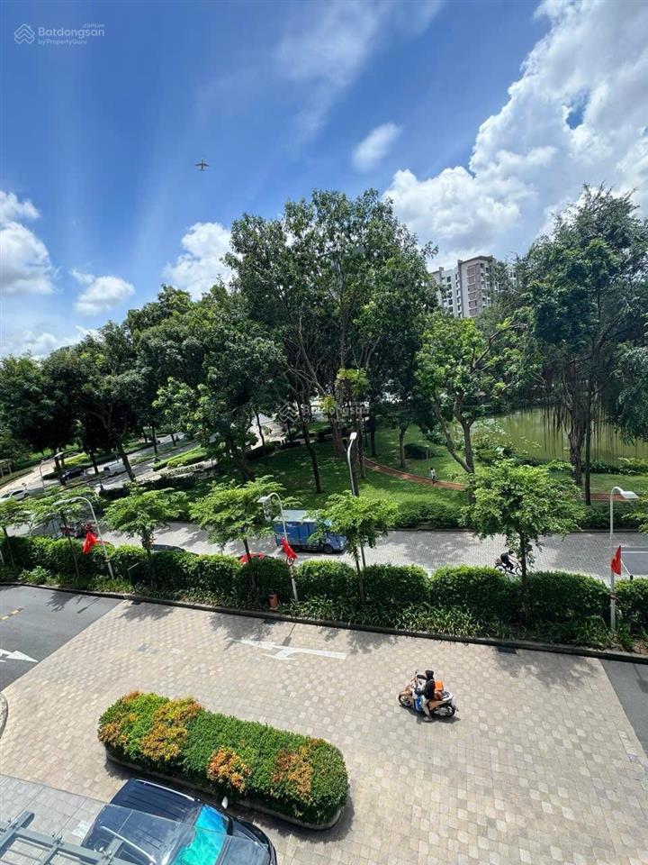Chính chủ cho thuê căn 1pn 53m2 view đẹp ngay cổng chính. full nội thất đẹp