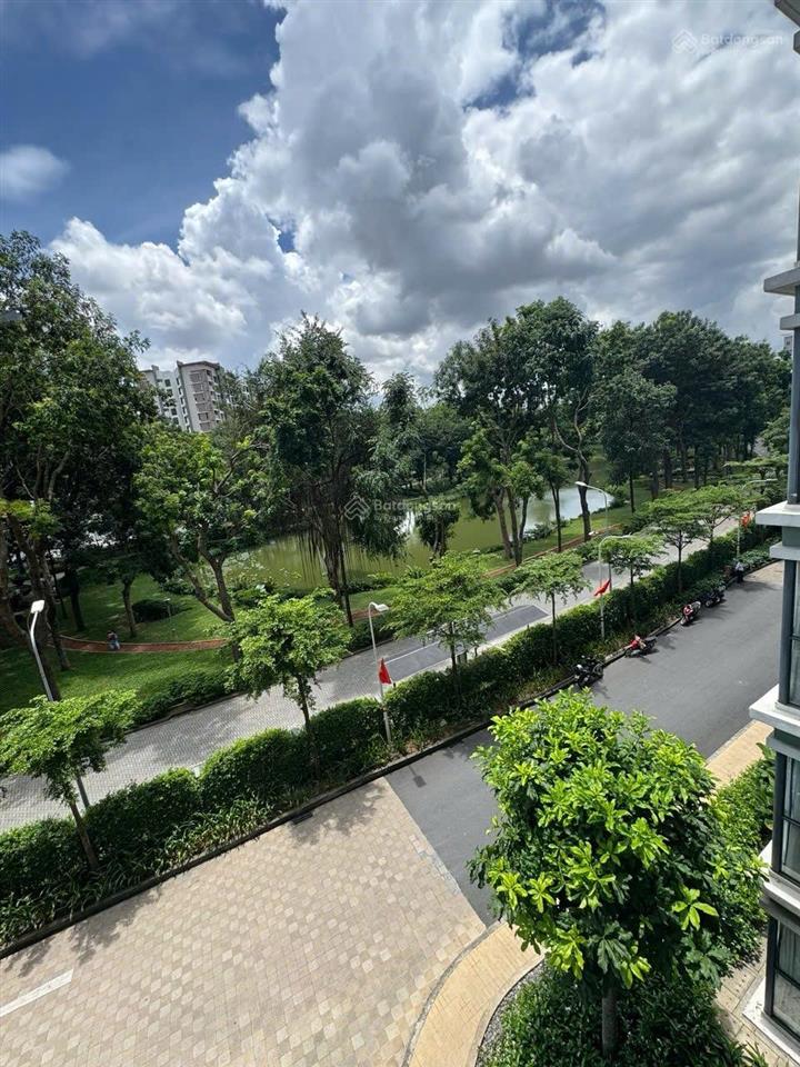 Chính chủ cho thuê căn 1pn 53m2 view đẹp ngay cổng chính. full nội thất đẹp