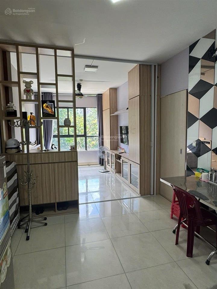 Chính chủ cho thuê căn 1pn 53m2 view đẹp ngay cổng chính. full nội thất đẹp