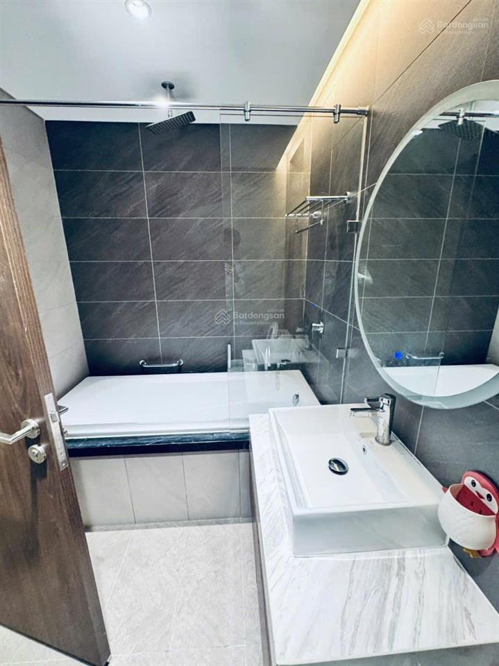 Chính chủ cho thuê căn trệt diamond view công viên full nội thất đẹp giá 19tr/tháng. nhà trống sẵn