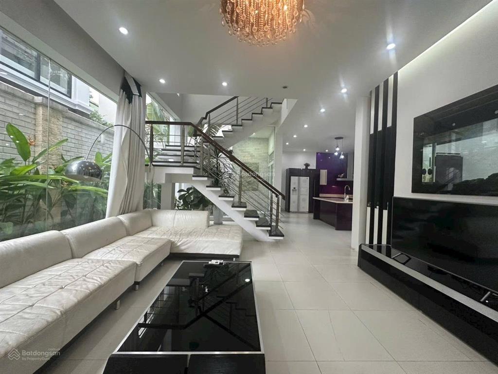 Ciputra cho thuê biệt thự  dt 150m hướng mặt giá tốt   0986 436 ***