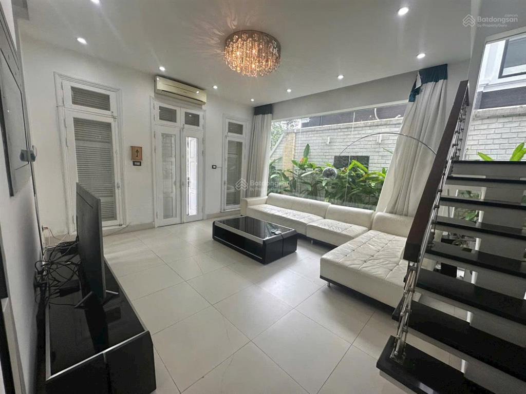 Ciputra cho thuê biệt thự  dt 150m hướng mặt giá tốt   0986 436 ***