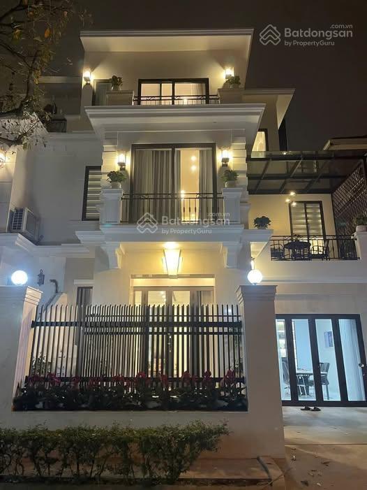 Ciputra biệt thự bán  dt 200m mt 10m phong thủy tốt giá tốt   0986 436 ***