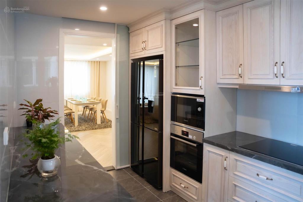 Chung cư g2g3 ciputra view đẹp  dt 150m 3pn, 2wc full nội thất giá chỉ 16 tỷ