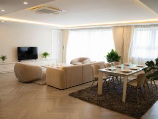 Chung cư g2g3 ciputra view đẹp  dt 150m 3pn, 2wc full nội thất giá chỉ 16 tỷ