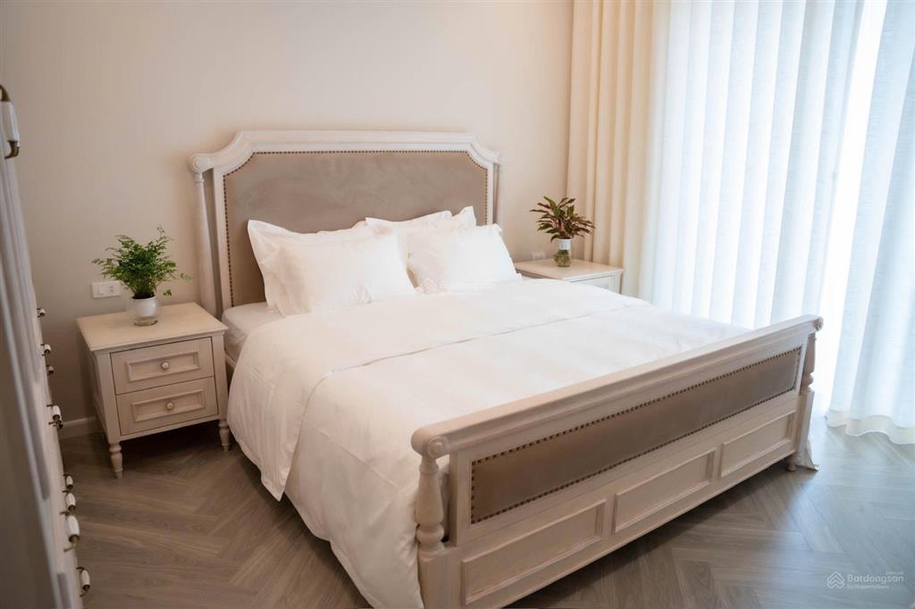 Chung cư g2g3 ciputra view đẹp  dt 150m 3pn, 2wc full nội thất giá chỉ 16 tỷ