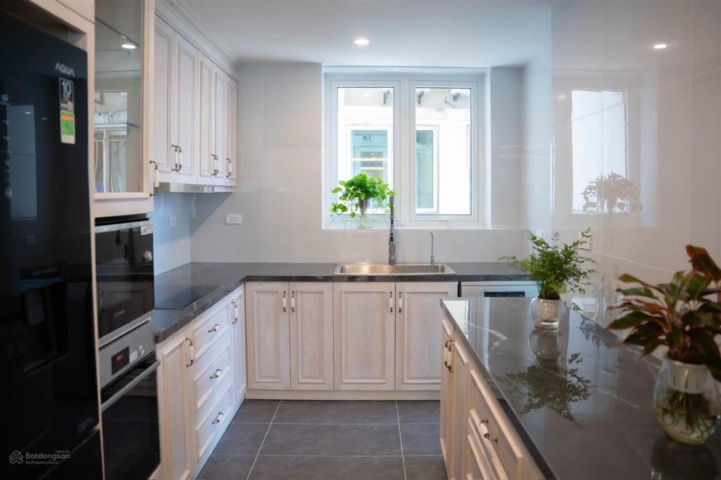 Chung cư g2g3 ciputra view đẹp  dt 150m 3pn, 2wc full nội thất giá chỉ 16 tỷ