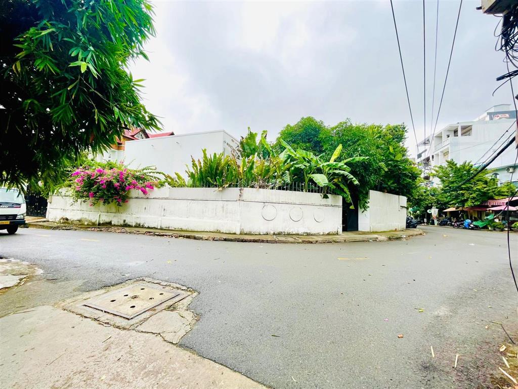 Giá thuê 60 triệu/tháng, đất trống 440m2 ngay đường số 12 trần não quận 2 dt 20x24m