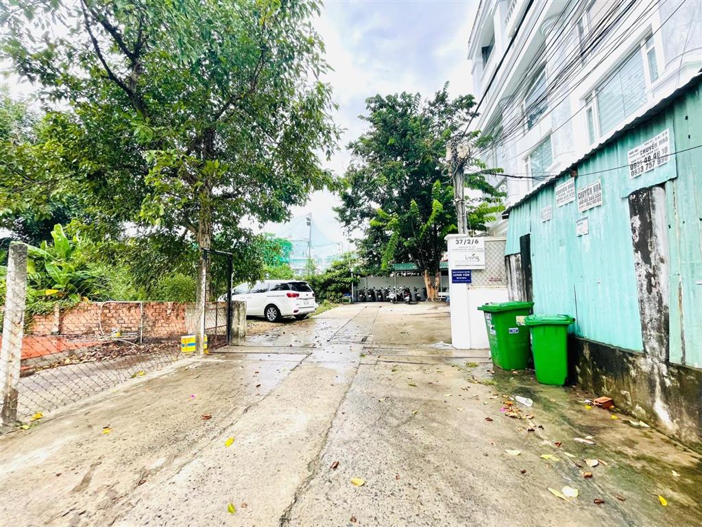 Giá thuê 60 triệu/tháng  đất trống 440m2 ngay đường số 12 trần não quận 2 dt 20x24m