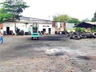 Đất lớn mặt tiền ql1a  dt 2016m  ngang gần 40m  trên đất có kho nhà c4 đang cho thêu 