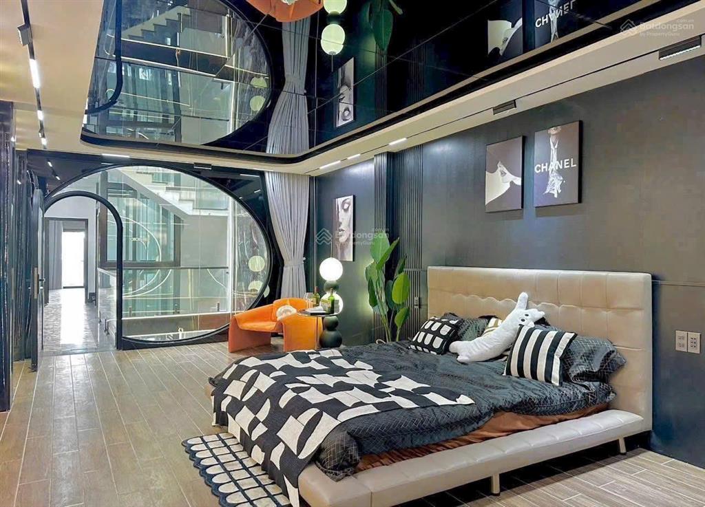 Nhà mặt tiền 5 tầng ở kd  dt 110m  thang máy  nhà mới đẹp  ngay lê văn quới  hương lộ 2  4 xã