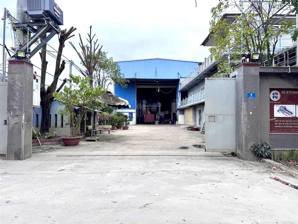 Nhà xưởng mặt tiền  dt 2640m  làm kho xưởng  phân lô được 25 lô  lô gốc