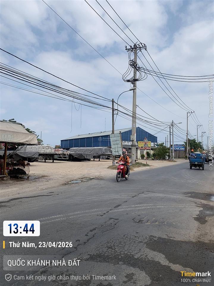 Nhà xưởng mặt tiền  dt 1710m  đường xe công  ra vào  gần ql1a  khu công nghiệp