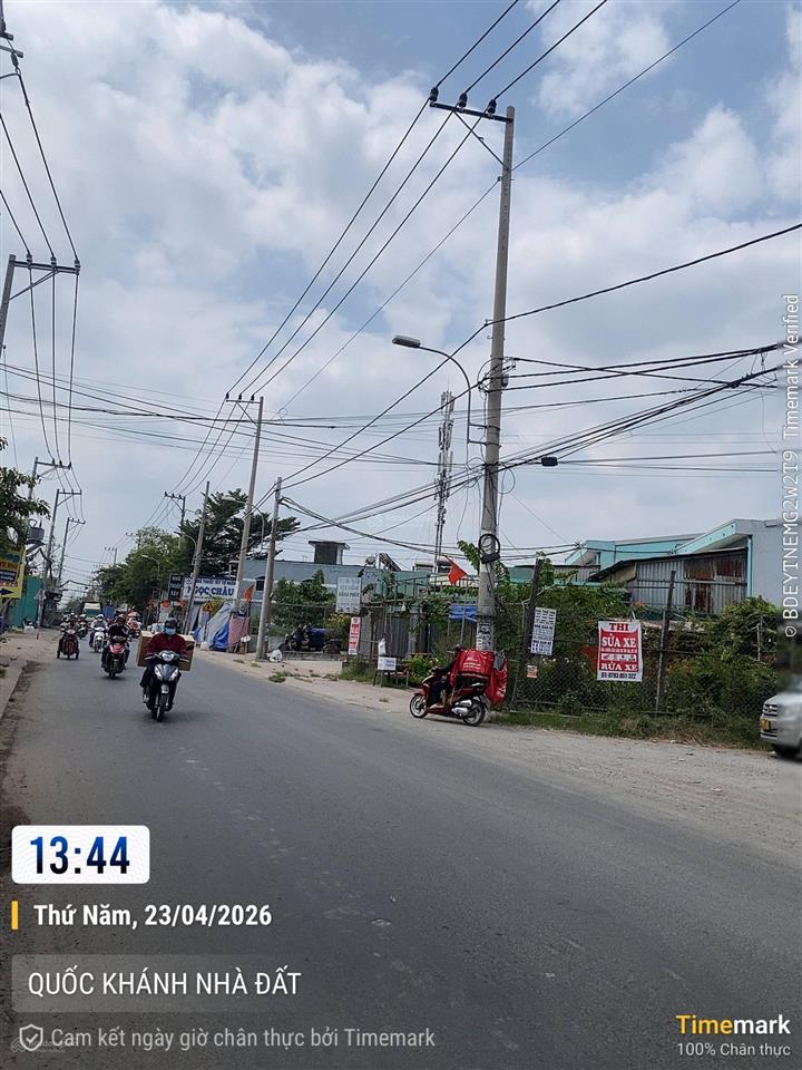 Nhà xưởng mặt tiền  dt 1710m  đường xe công  ra vào  gần ql1a  khu công nghiệp