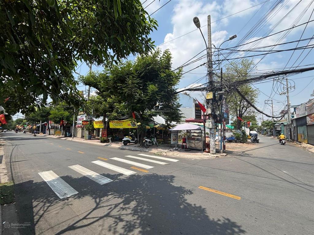 Nhà 4 tầng  ngang lớn 8m  ngay hương lộ hai với mã lò tl10  tên lửa  ngay trường học các cấp