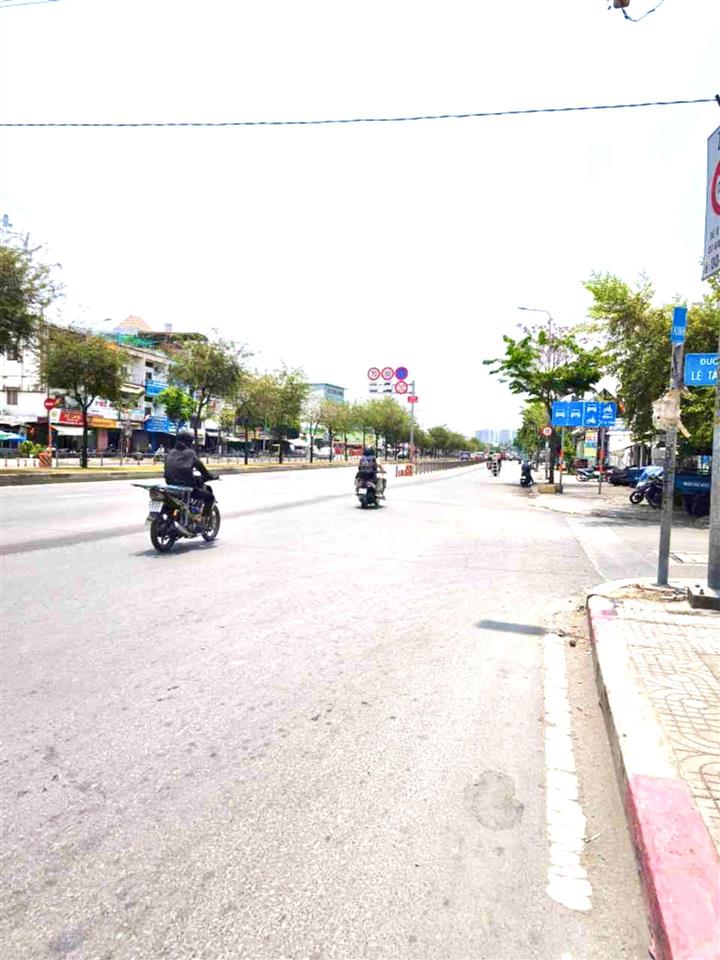 Bán gấp kho gốc 2 mặt tiền kinh dương vương dt 550m2  ngang lớn 21m  đang cho thuê 50tr/ tháng