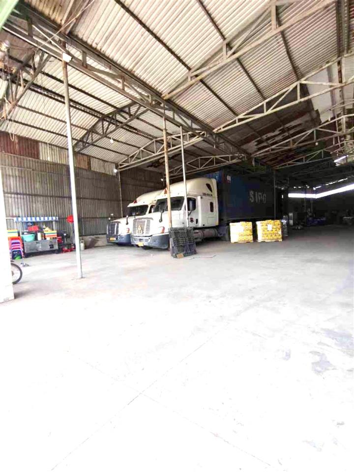 Bán gấp kho gốc 2 mặt tiền kinh dương vương dt 550m2  ngang lớn 21m  đang cho thuê 50tr/ tháng