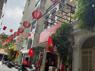 * chính chủ gửi bán gấp nhà phân lô quần ngựa ba đình  dt82m ,4 tầng , mặt tiền 4,5m , giá 41 tỷ.