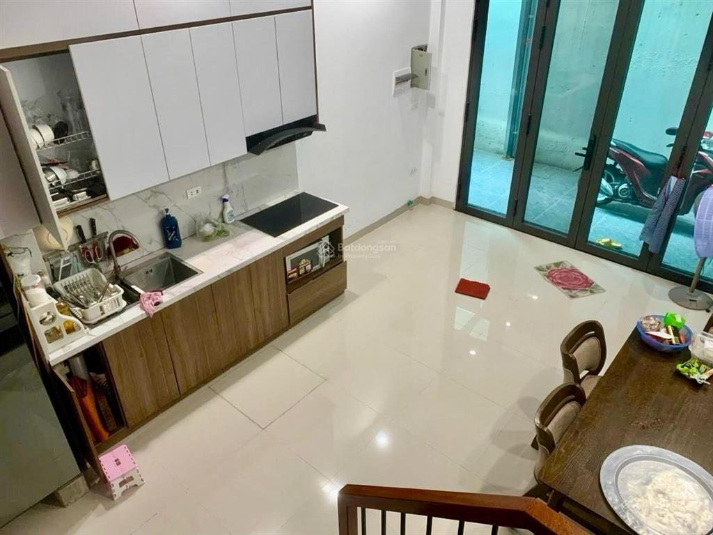 Chủ nhà chuyển về quê cần bán gấp nhà vũ trọng phụng, quan nhân dt 40m, 7 tầng, giá 11,5 tỷ