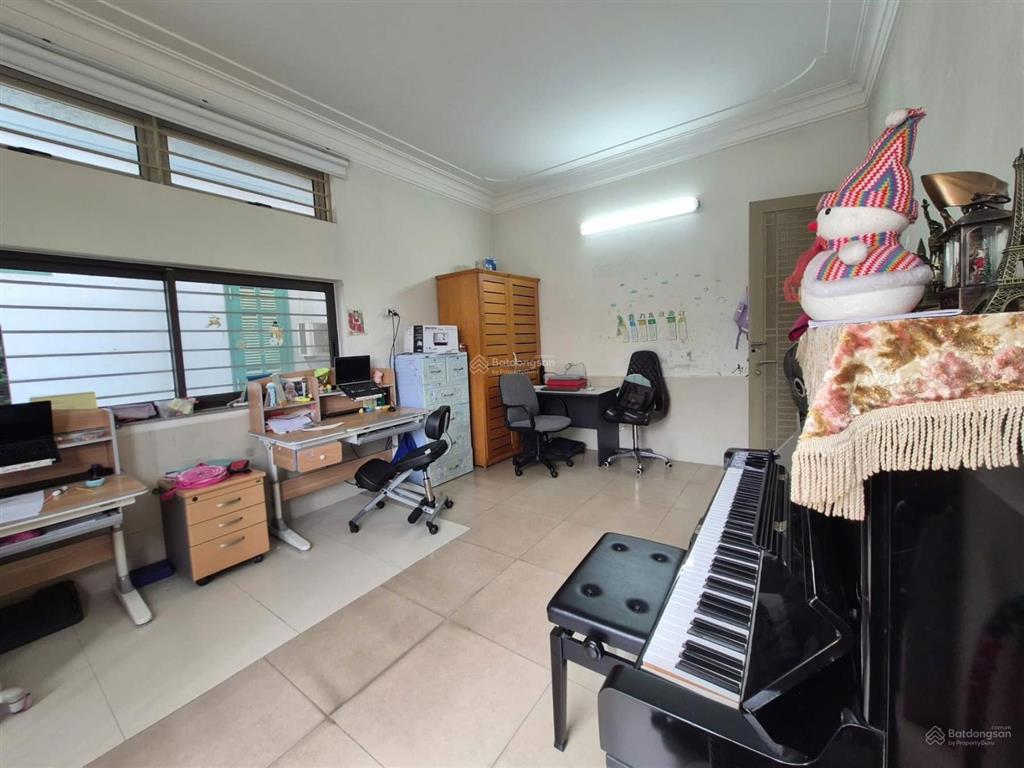 * siêu vip bán gấp biệt thự vườn đào  dt240m ,6 tầng có thang máy , giá chỉ 145 tỷ .