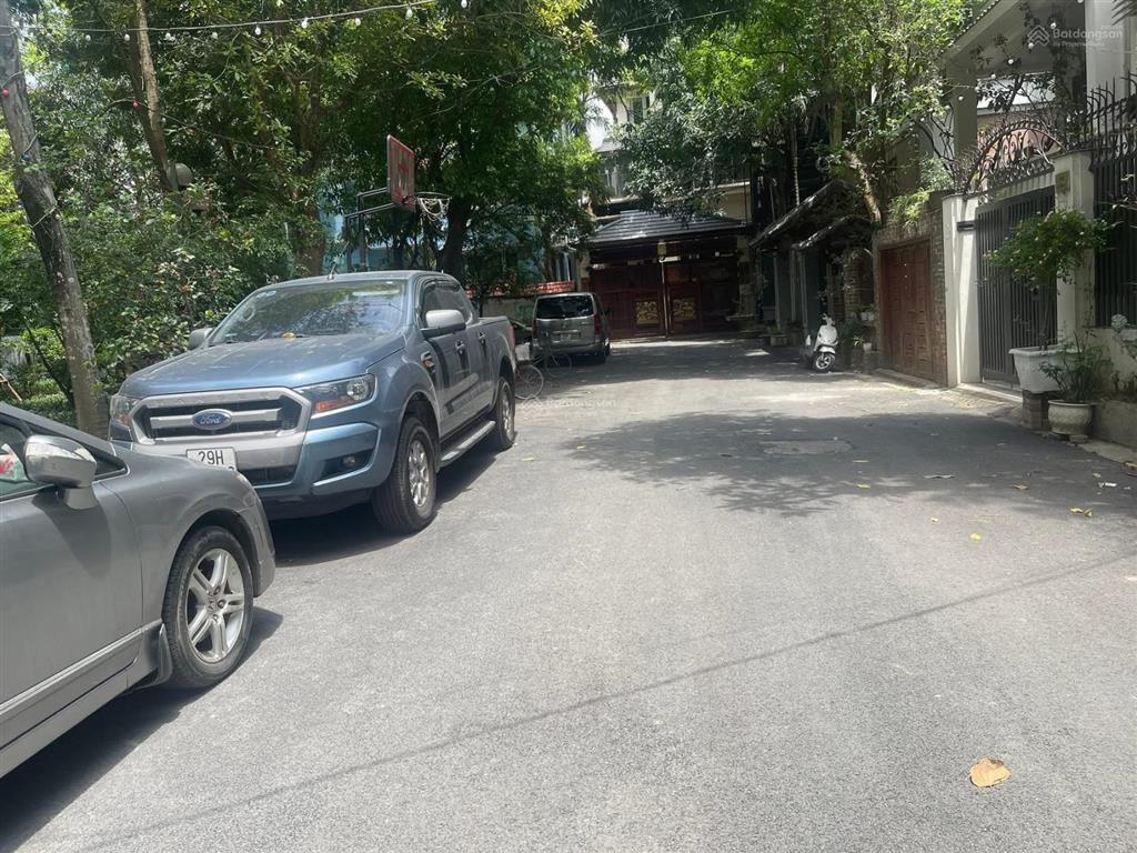 * siêu vip bán gấp biệt thự vườn đào  dt240m ,6 tầng có thang máy , giá chỉ 145 tỷ .