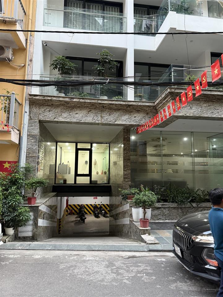 Chủ ngập bank cần bán gấp giá hợp lý, tòa nhà vp tây hồ dt 288m2, 8 tầng, mặt tiền 16m, giá 148 tỷ