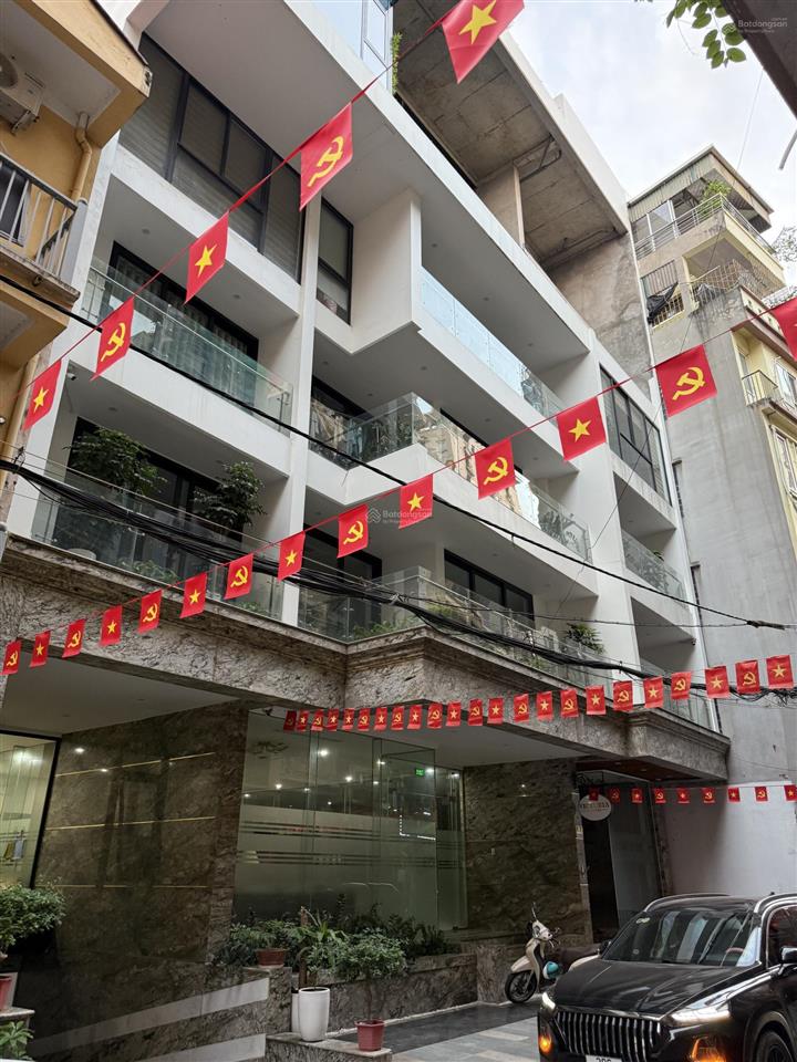 Chủ ngập bank cần bán gấp giá hợp lý, tòa nhà vp tây hồ dt 288m2, 8 tầng, mặt tiền 16m, giá 148 tỷ