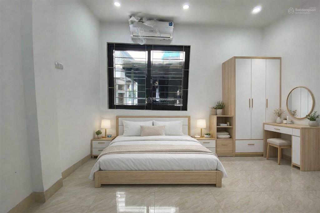 Nhà có sổ đỏ, 5 tầng, lĩnh nam vĩnh hưng, 3.9 tỷ có bớt!