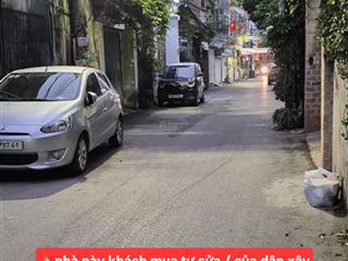 Nhà này khách mua tự sửa / của dân xây/ 35.5m tại ngõ 183 lĩnh nam / nhưng không gần các cụ đâu ạ