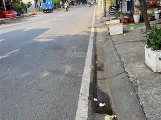 Nhà ngộp bán gấp! chỉ nhỉnh 6 tỷ có ngay nhà 3 tầng, dt 96m2 ngay man thiện có sân đậu ô tô