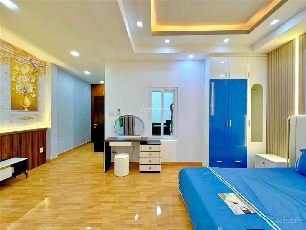 Giảm 30% giá trị nhà chỉ còn nhỉnh 4 tỷ  nhà 3 tầng man thiện tặng lại full nội thất