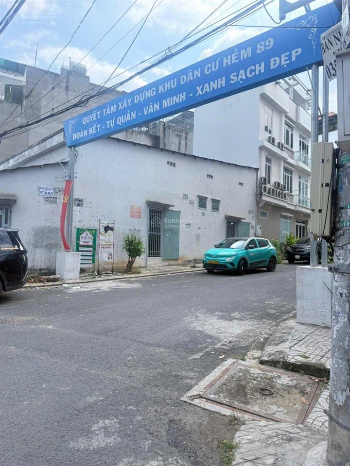 Tặng lại tất cả nội thất chỉ nhỉnh 4 tỷ  nhà 4 tầng gần lê văn việt và man thiện