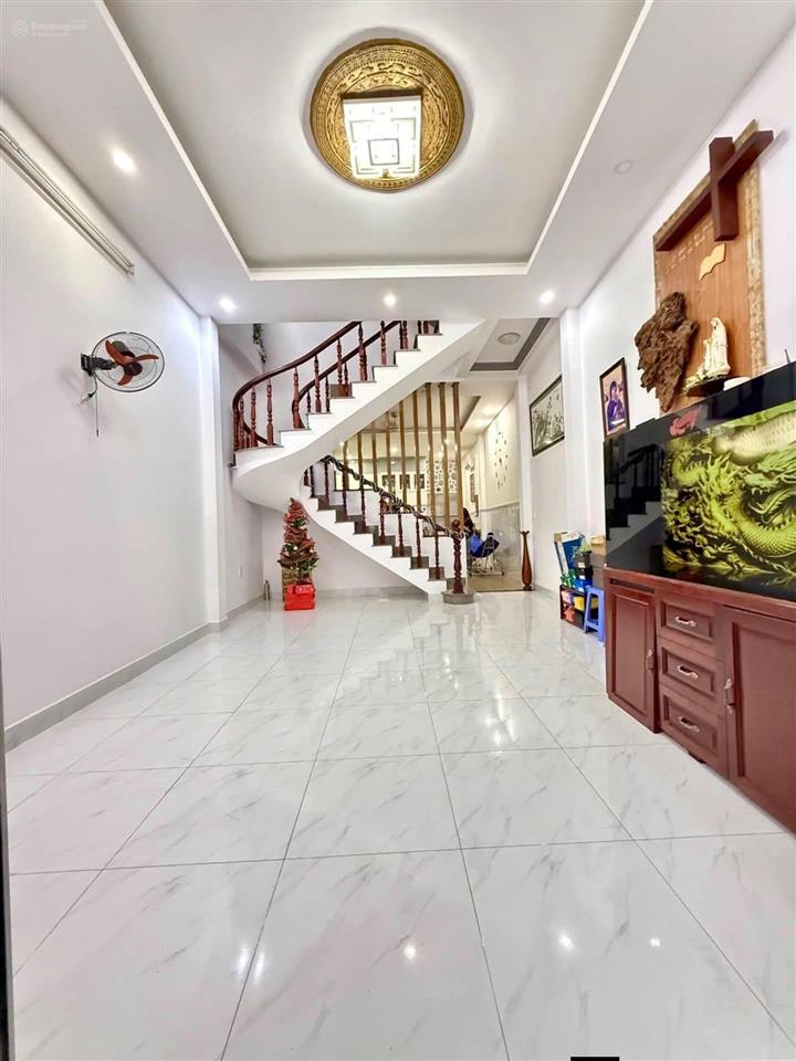 Bán gấp nhà man thiện 70m2 mà chỉ nhỉnh 4 tỷ  giá rẻ mua ở và đầu tư