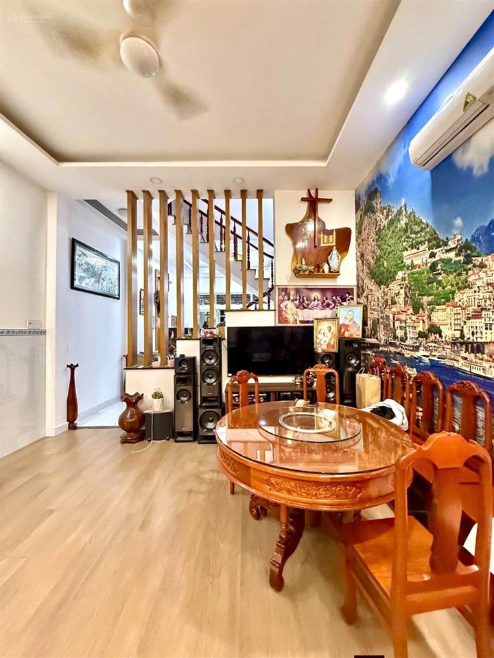 Bán gấp nhà man thiện 70m2 mà chỉ nhỉnh 4 tỷ  giá rẻ mua ở và đầu tư