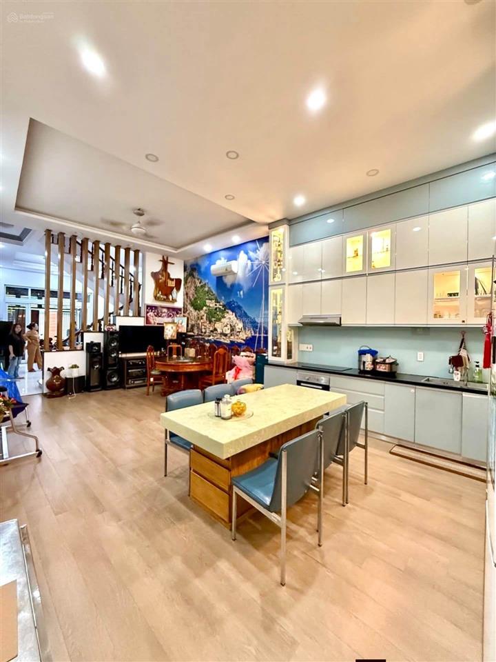 Bán gấp nhà man thiện 70m2 mà chỉ nhỉnh 4 tỷ  giá rẻ mua ở và đầu tư