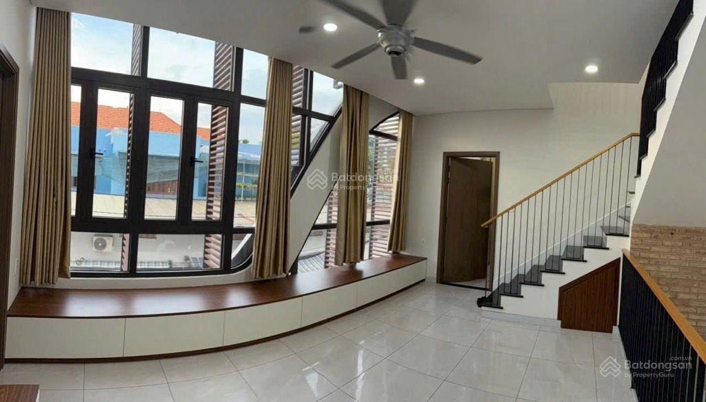Siêu phẩm 3 tầng góc 2 mặt tiền đường phường linh chiểu tp thủ đức, dt 94m ngang 6,6m dài 19m