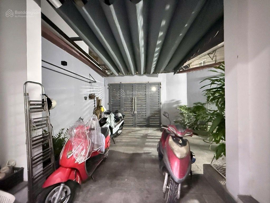 Nhà 2 tầng vị trí vip + dt lớn 140m ngang 10m dài 14m full thổ, đường xe tải cách tô ngọc vân 30m