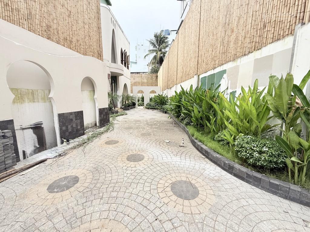 Chủ nét chơi lớn bán đất tặng căn biệt phủ 2 tầng  diện tích khủng 478m2 10x35m