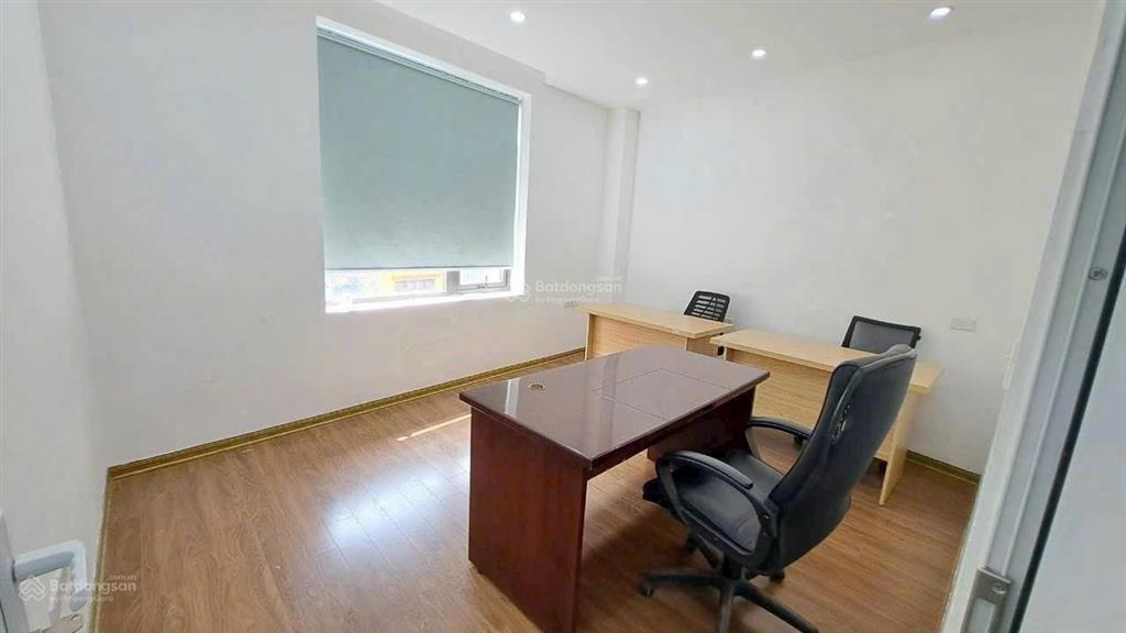 Cho thuê văn phòng chuyên nghiệp dt 50m2 giá 8 triệu phố xuân thủy  trần quốc vượng  cầu giấy